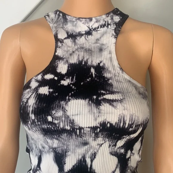 Crop top - Picture 2 of 7